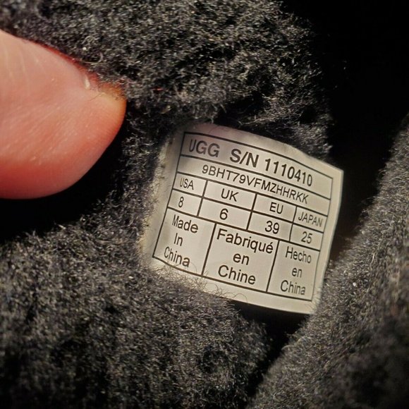 Ugg Women's Size US 8 Classic Mini II Ankle Boot Black Sheepskin Suede New - Picture 8 of 13